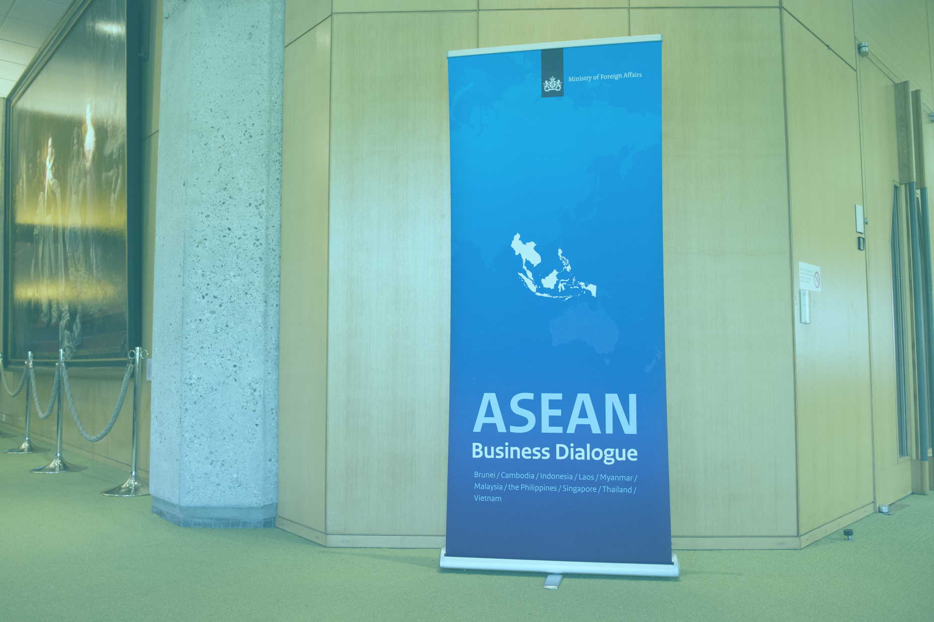 Photo: "170511 ASEAN Business Dialogue 3234", by Ministerie van Buitenlandse Zaken, licensed under CC BY-SA 2.0. Hue modified from the original